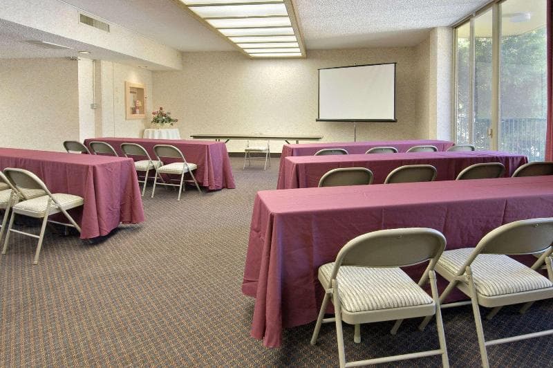 Torrance Inn And Suites 3