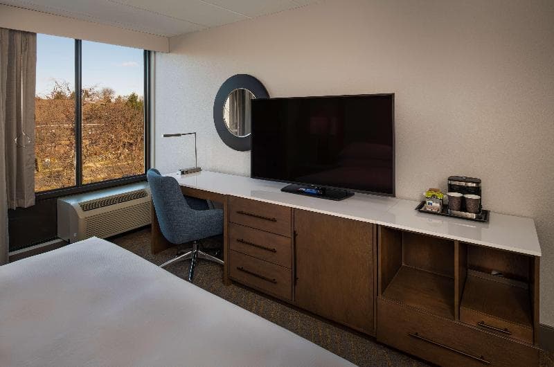DoubleTree by Hilton Madison East 5