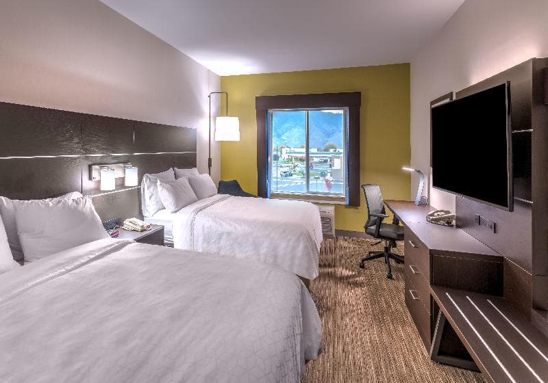 Holiday Inn Express & Suites Minden 3