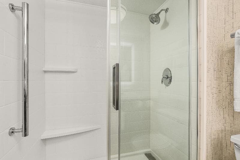 Holiday Inn Express & Suites Tacoma 3
