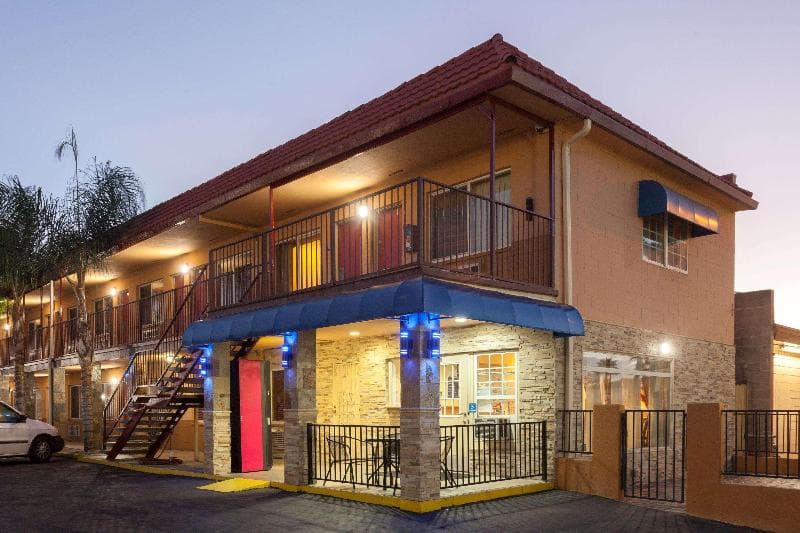 Travelodge By Wyndham El Cajon 4