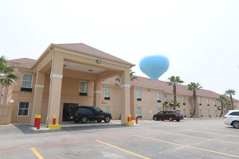 Island Inn photo 1