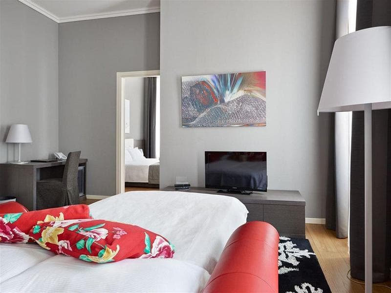 Palace Suite 3