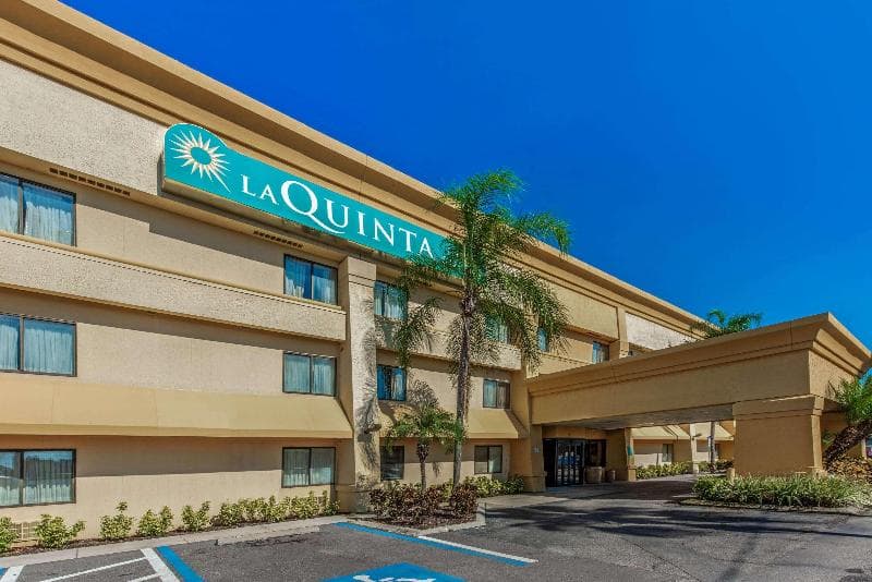 La Quinta Inn & Suites by Wyndham Tampa Brandon West 3