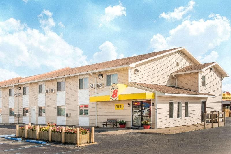 Super 8 By Wyndham Moberly 5