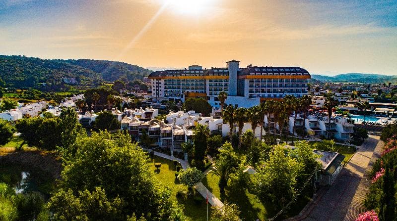 Throne Beach Resort & Spa 5