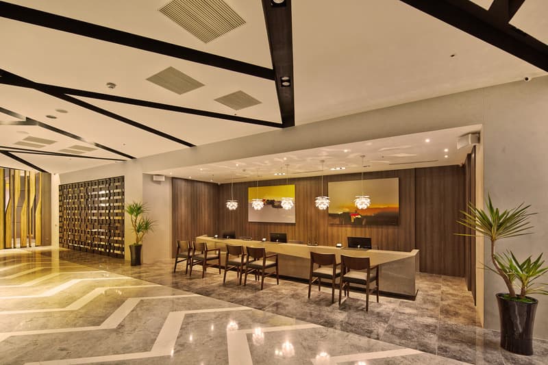La Vida Hotel 5