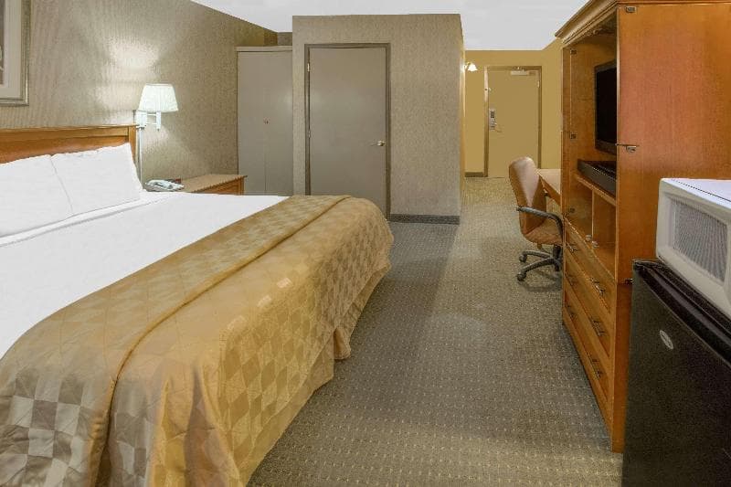 Days Inn By Wyndham Eureka 4