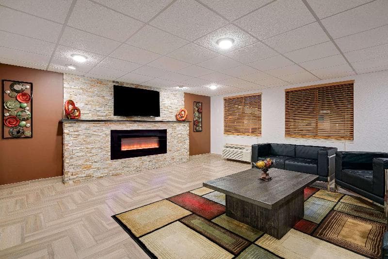 Days Inn By Wyndham Mounds View Twin Cities North 5