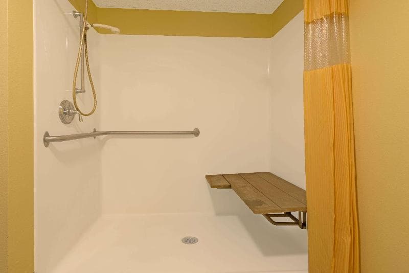 Days Inn by Wyndham Cameron 5