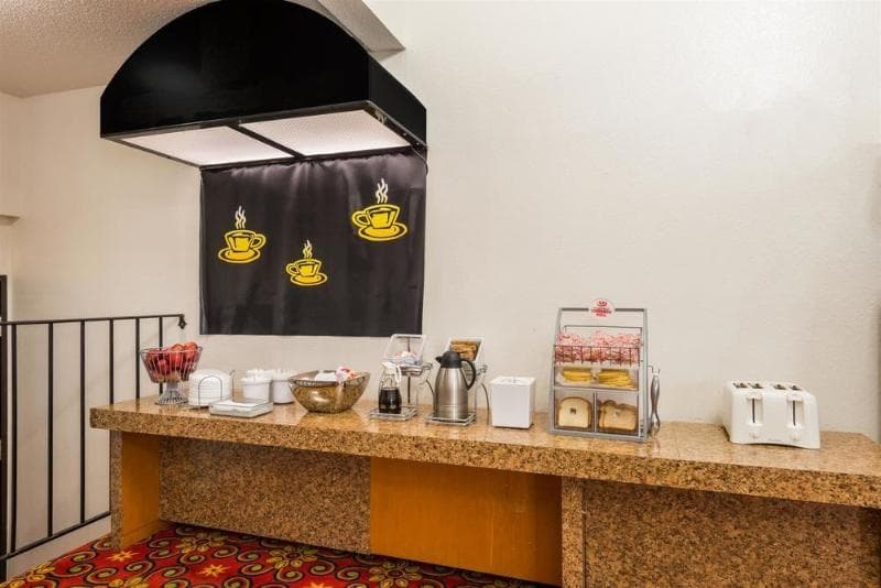 Quality Inn & Suites 4