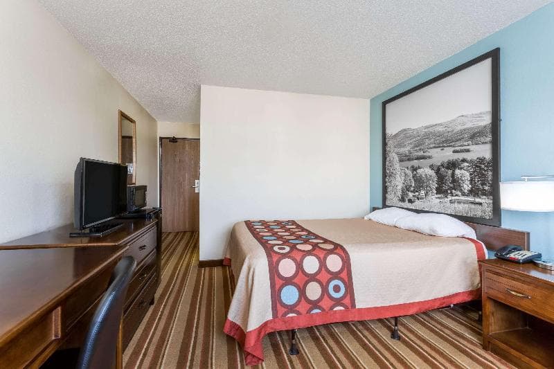 Super 8 By Wyndham Danville 2