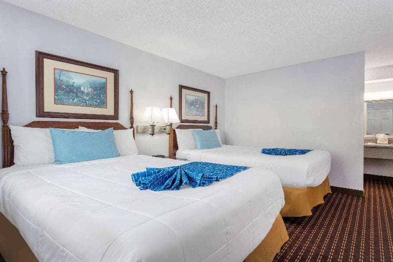 Travelodge by Wyndham Cape Cod Area 3