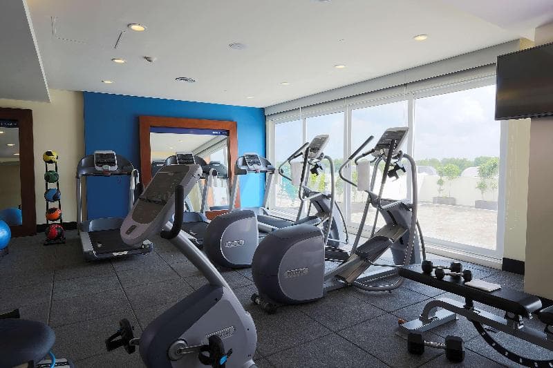 Hampton Inn & Suites by Hilton Paraiso 2