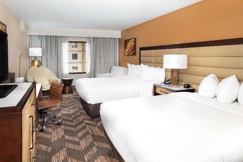 DoubleTree by Hilton Lawrence 2