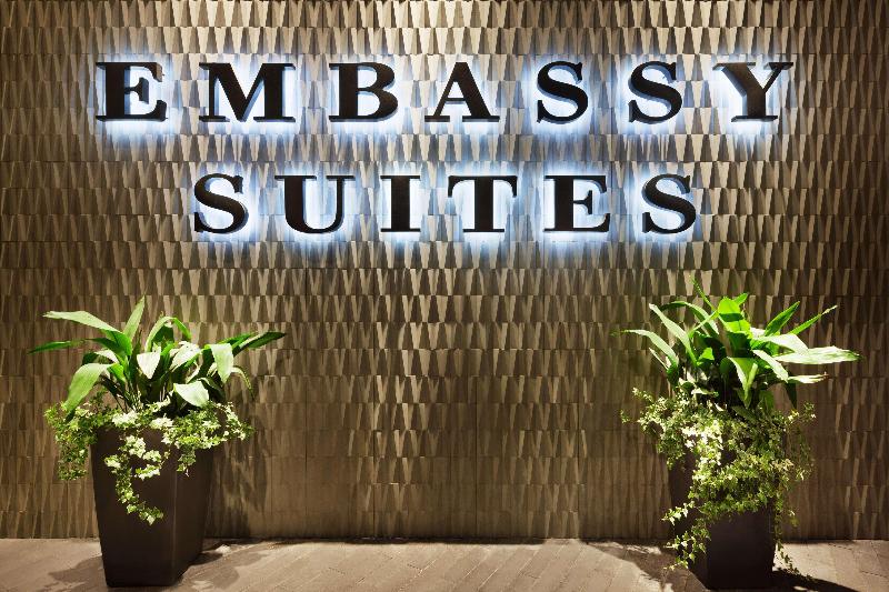 Embassy Suites by Hilton Charlotte Uptown 5