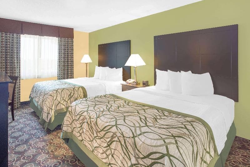 Baymont by Wyndham Holland 4