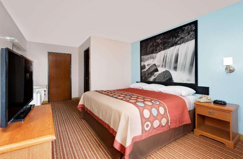 Super 8 By Wyndham Rock Port 2