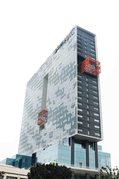 Yello Hotel Harmoni 2