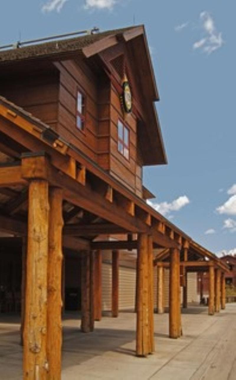 Old Faithful Snow Lodge & Cabins 2