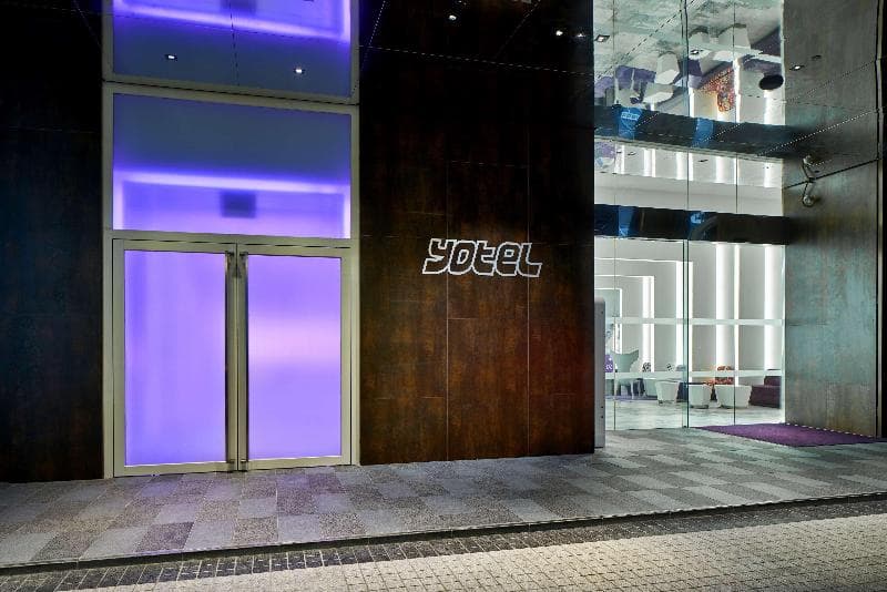 Yotel Singapore 3