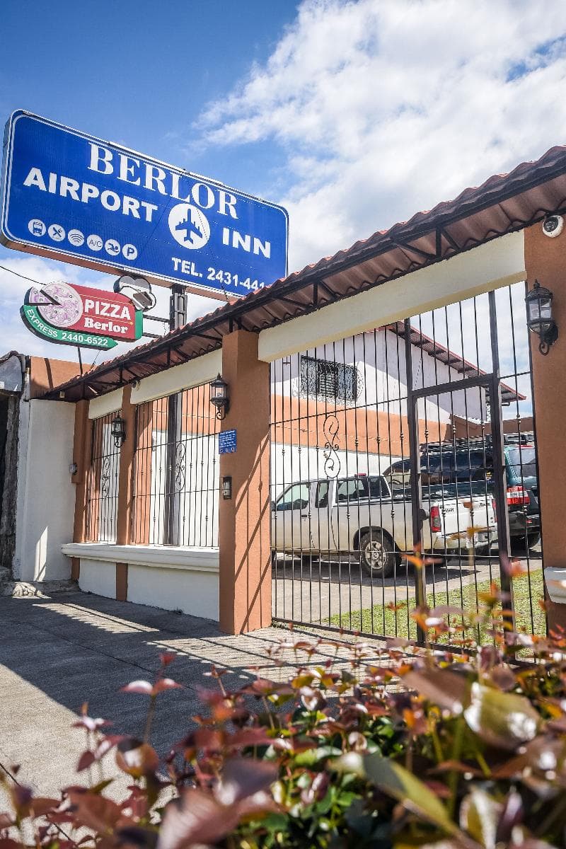 Berlor Airport Inn 4