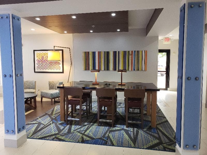 Holiday Inn Express Suites Arlington I 20 Parks Ma 5