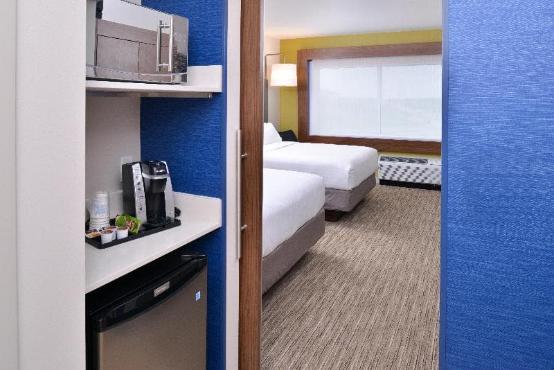 Holiday Inn Express And Suites Madison photo 1