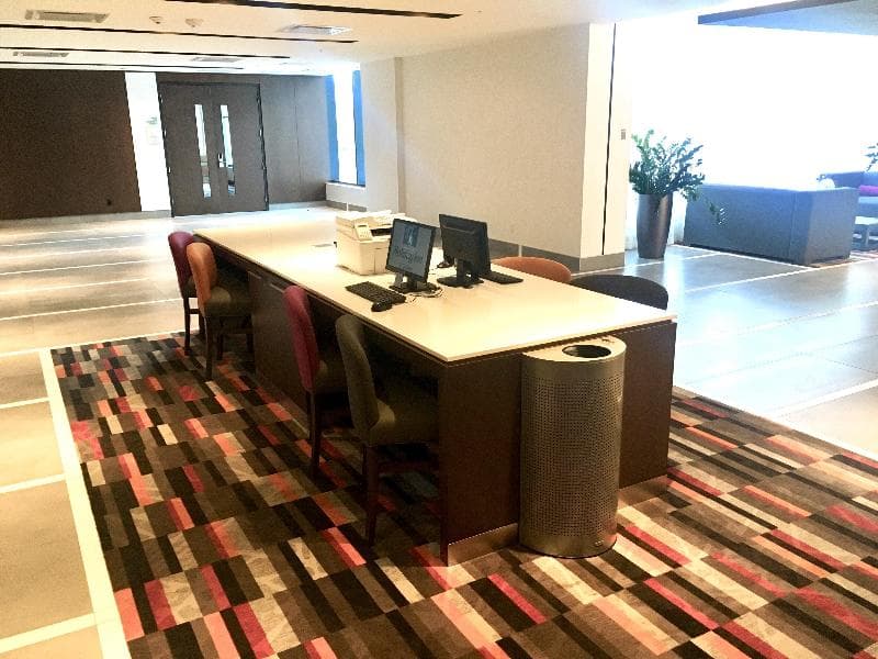 Holiday Inn & Suites Montreal Centre-ville Ouest 2