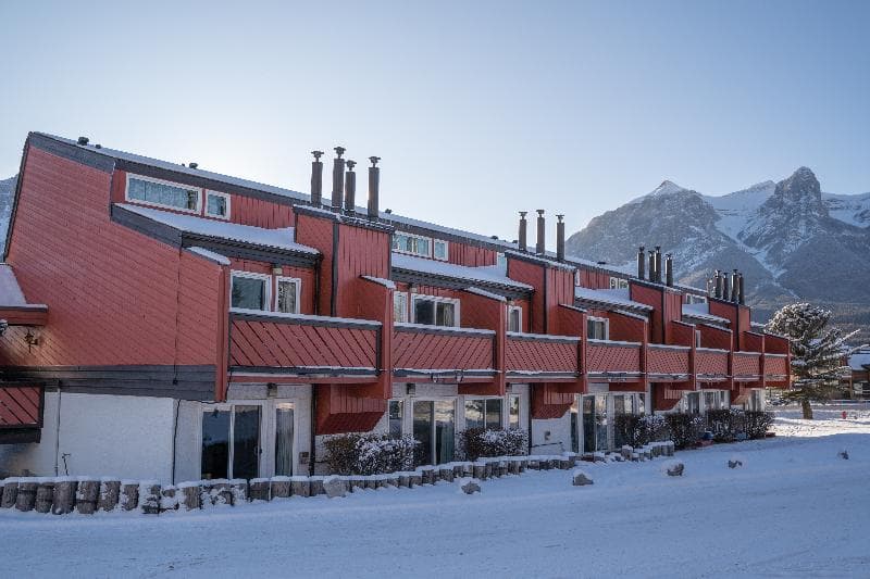 Rocky Mountain Ski Lodge 2