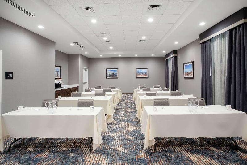 Hampton Inn & Suites Logan 4