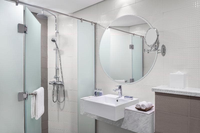 LEVA Hotel and Suites, Mazaya Centre 5
