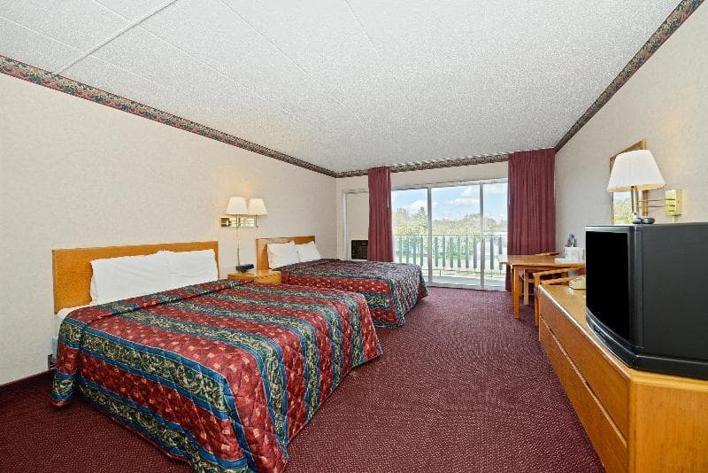 Howard Johnson By Wyndham Benton Harbor/St. Joseph 5