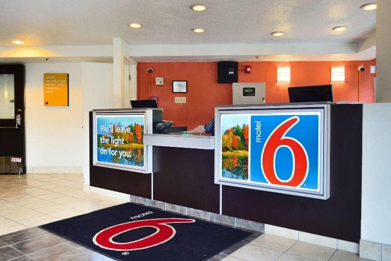 Motel 6 Syracuse 3