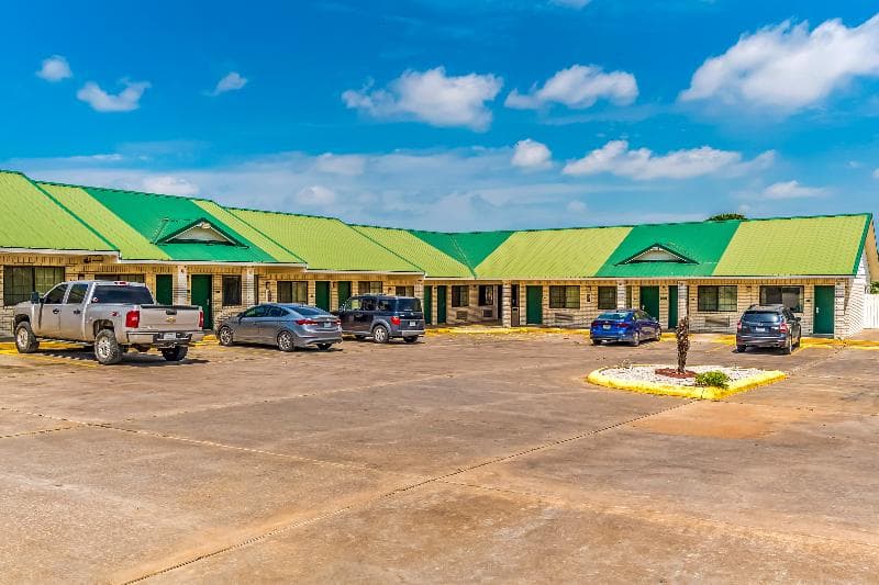 Oyo Hotel Yoakum West 4