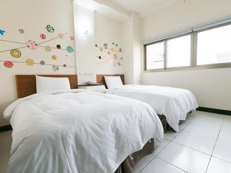 E Moon Hotel photo 1