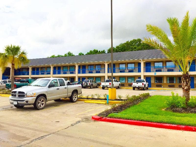 Americas Best Value Inn & Suites Mont Belvieu Houston 2