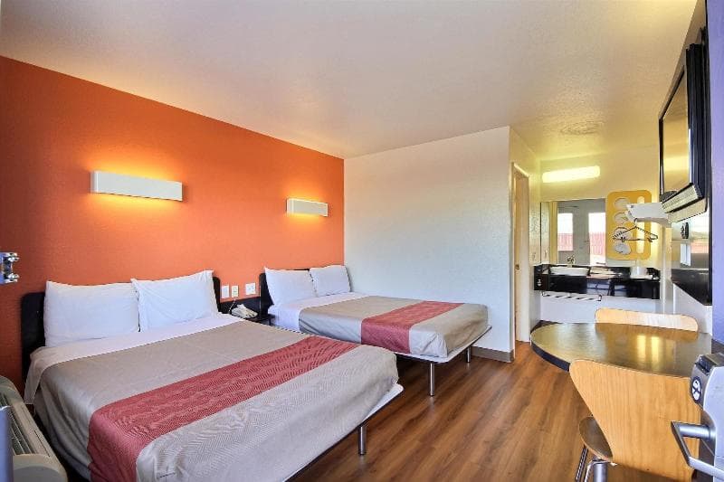 Motel 6 Laredo South 3