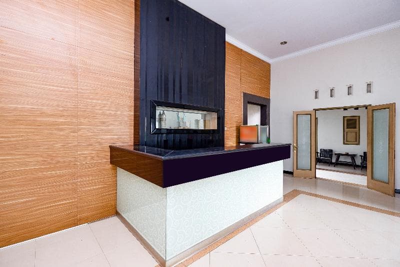 Oyo 2436 Hotel Kencana 5