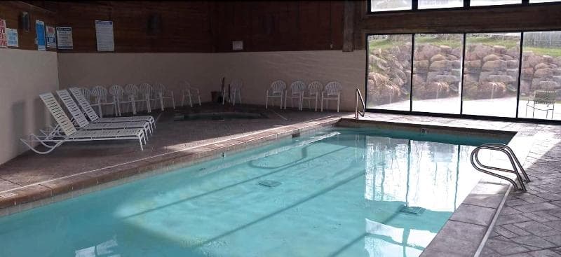 Daniels Summit Lodge photo 1