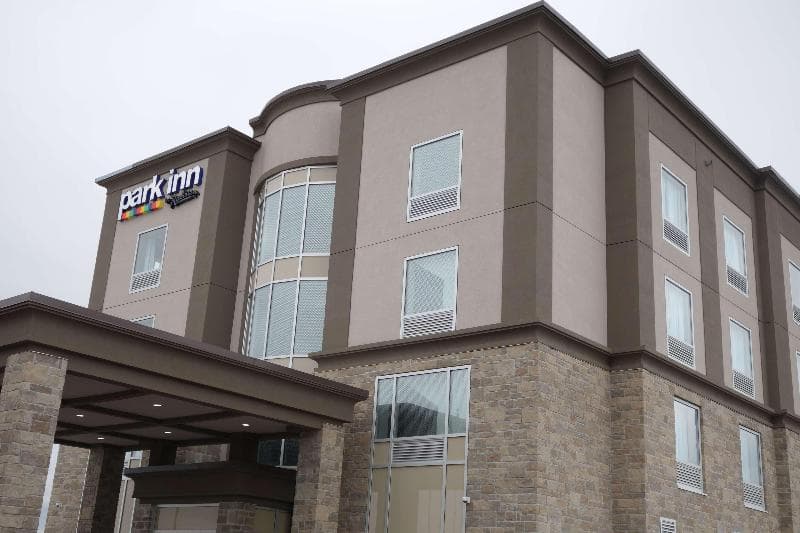 Park Inn by Radisson Brampton 5
