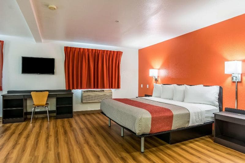 Motel 6 Barkeyville, PA 3