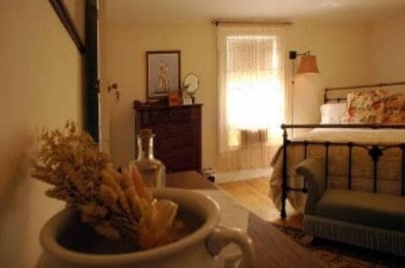 Benjamin F Packard House Bed And Breakfast 3