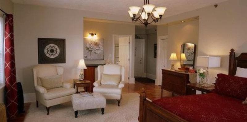 Dashwood Manor Bed And Breakfast 3