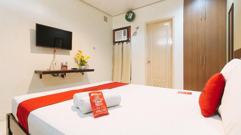 Reddoorz @ Arzo Hotel Grand Lodge photo 1