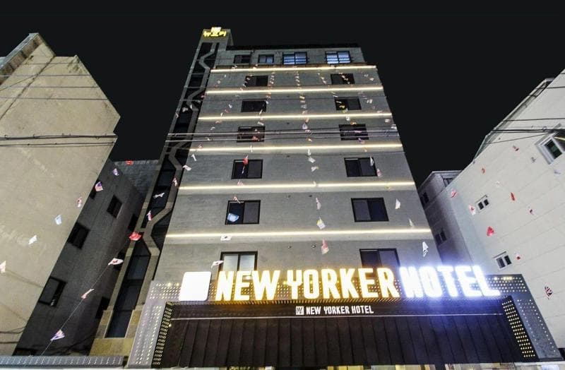 New Yorker Hotel 5