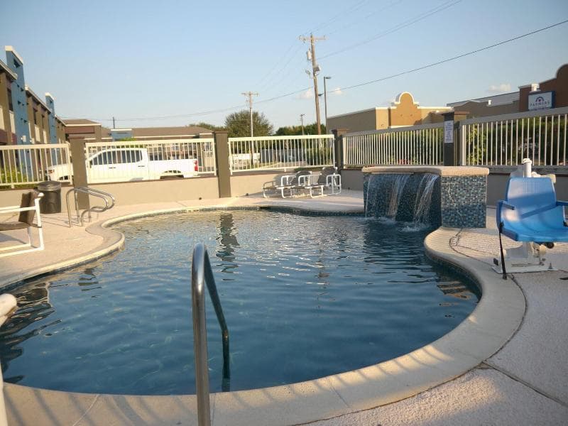 Texas Inn Aiport Mcallen 4