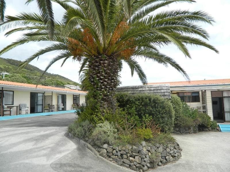 Opononi Lighthouse Motel main
