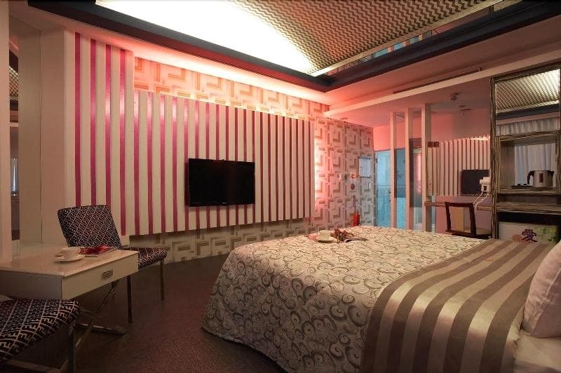 Love Star Motel main