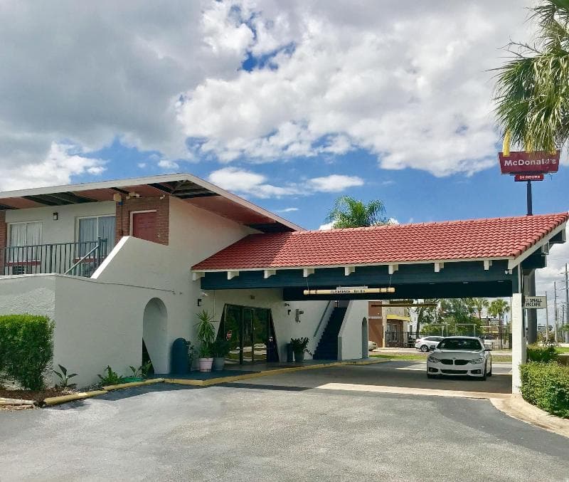 Red Carpet Inn & Suites Kissimmee 3